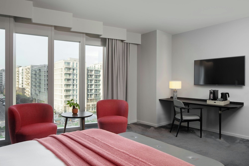 Room, 1 Queen Bed photo 1