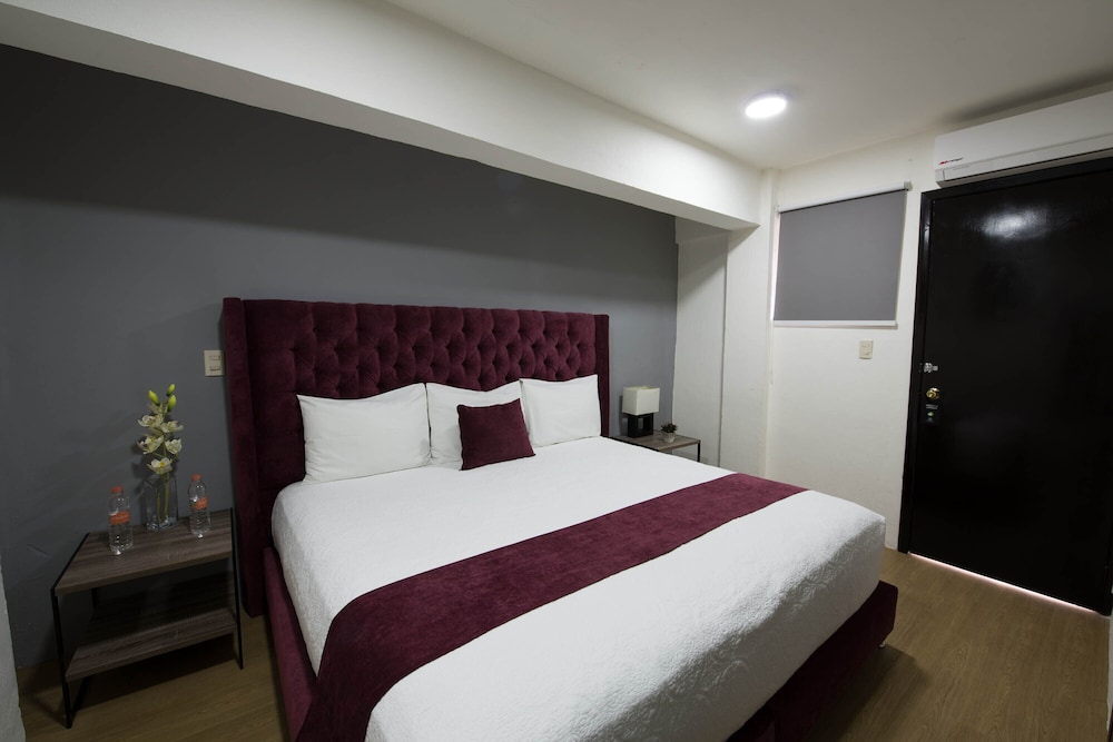 Room, 1 King Bed photo 3
