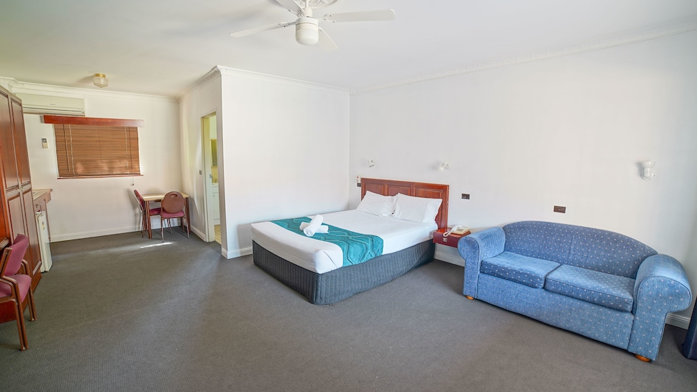 Executive Deluxe Room - Not Pet Friendly photo 3