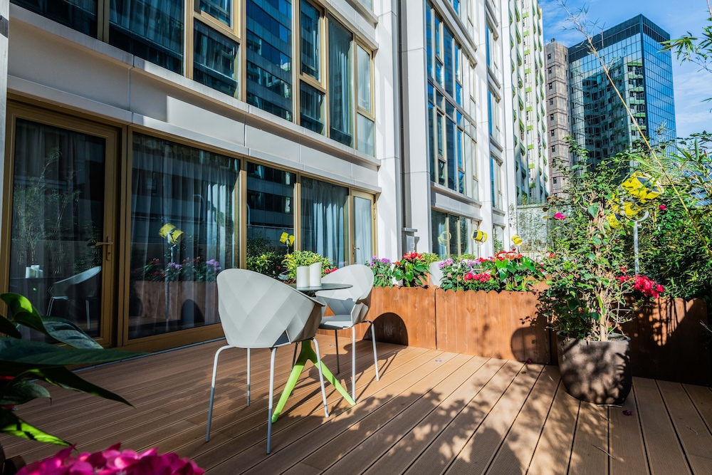 Smart Room with Garden - Photo 3