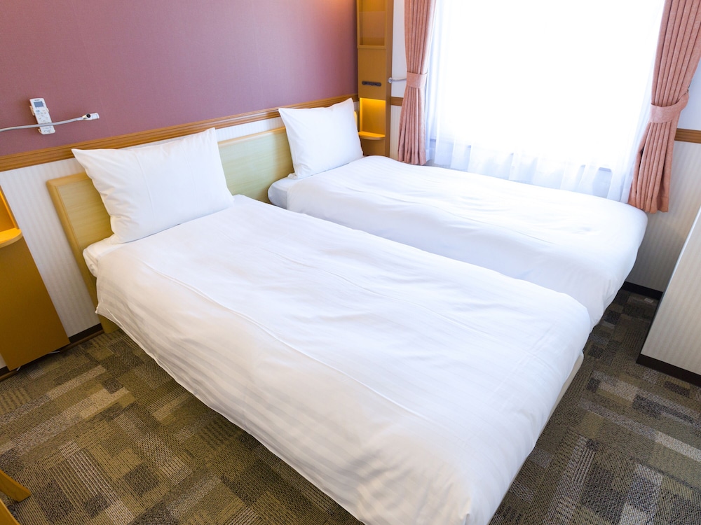 Economy Twin Room, Smoking photo 2