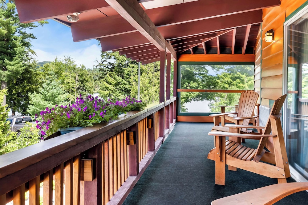 Deluxe Suite, 2 Queen Beds, Non Smoking, Balcony photo 1