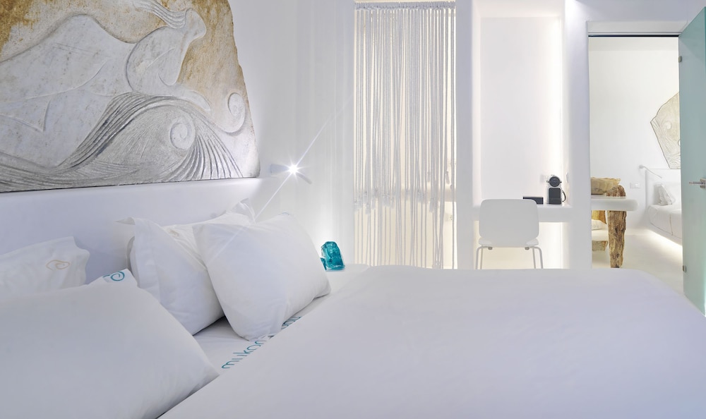 Signature Suite, 2 Bedrooms, Jetted Tub, Sea View (Superior)