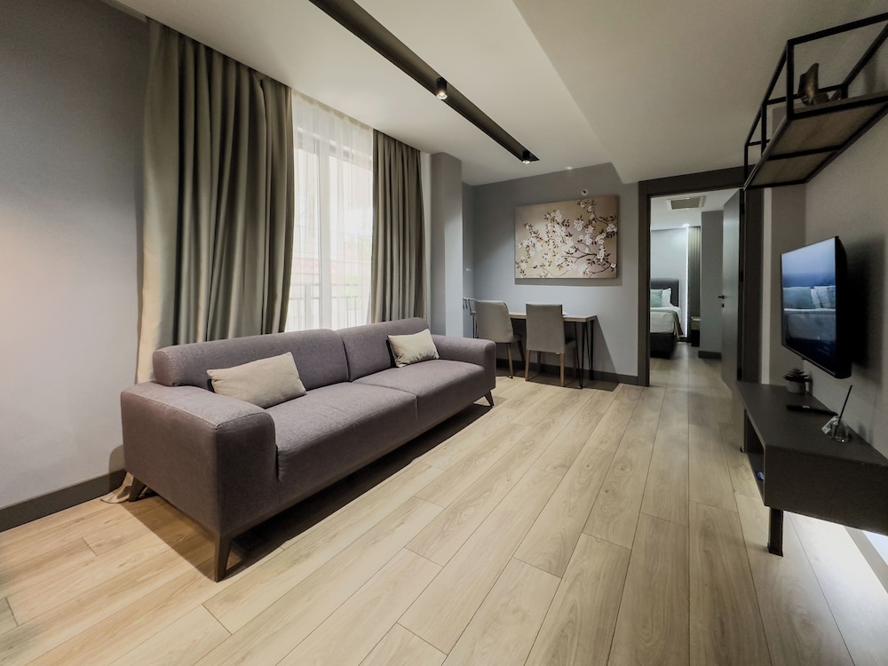 Comfort Suite thumbnail 6