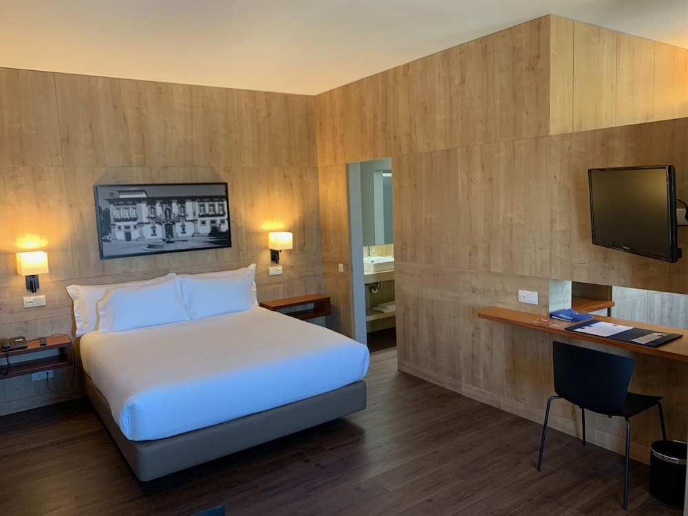 Deluxe Room, 1 Queen Bed