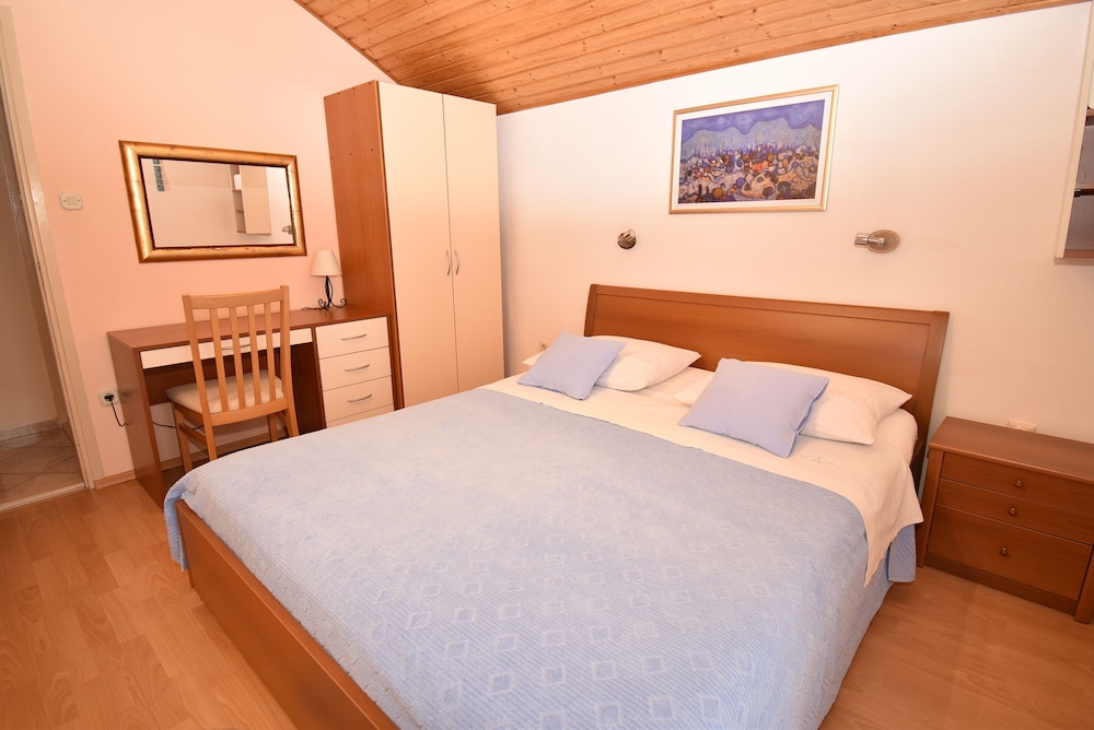 Apartment, 2 Bedrooms, Terrace, Garden View