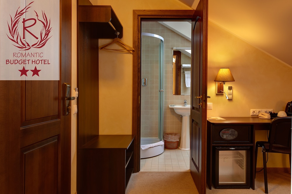 Economy Twin Room photo 2