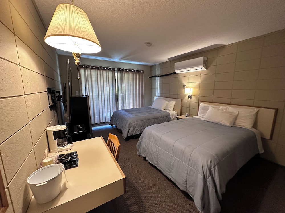 Deluxe Room, 2 Double Beds photo 1