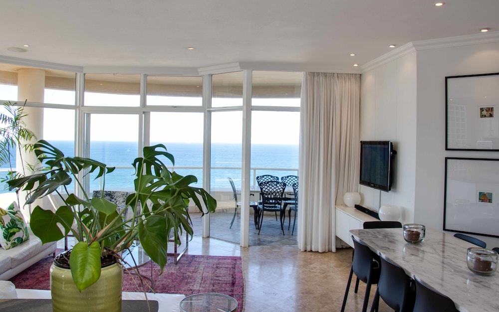 Luxury Apartment photo 2