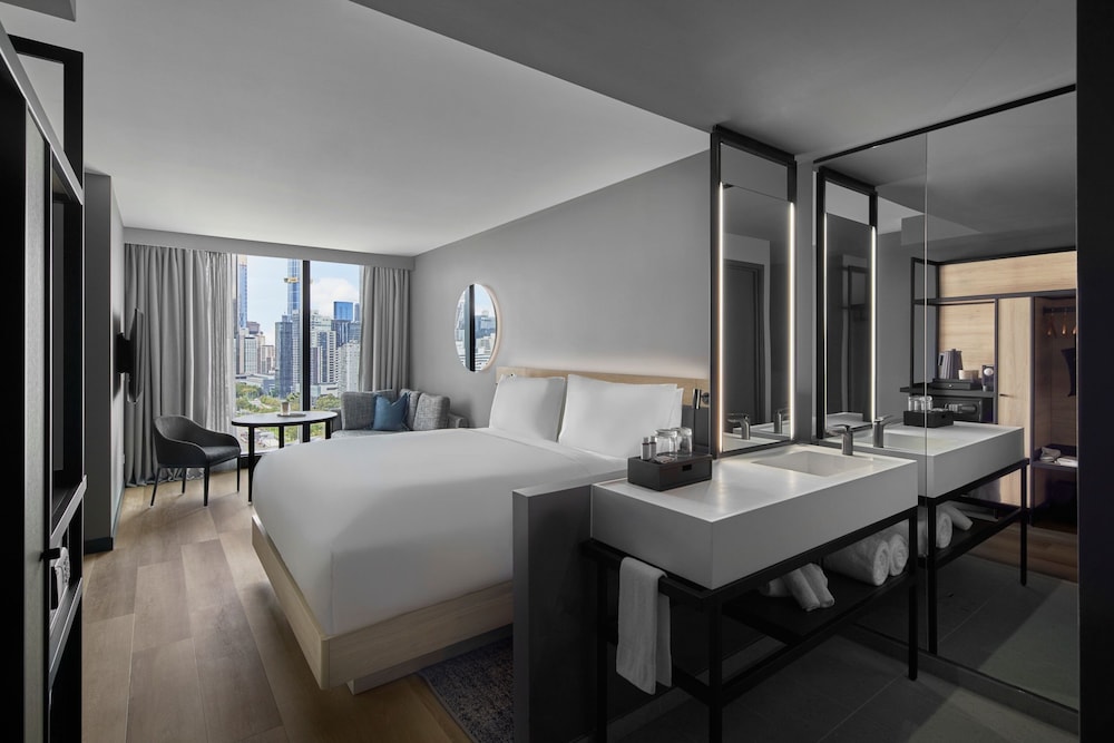 Superior Room, 1 King Bed (View) - Photo 1