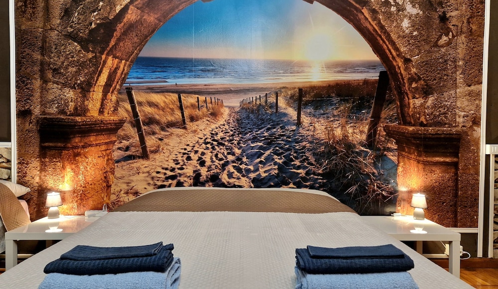 Standard Quadruple Room, 1 Bedroom, Shared Bathroom, City View photo 1