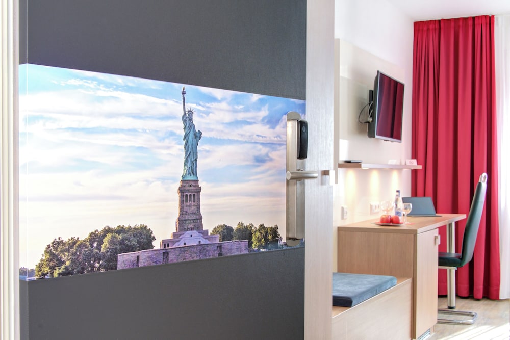 Double Room, 1 King Bed photo 1
