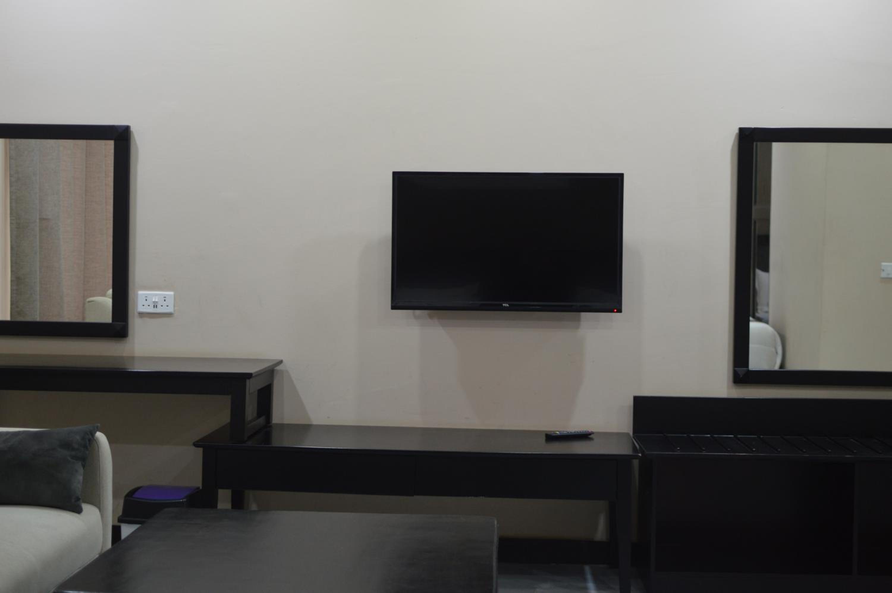 Deluxe Family Room photo 2