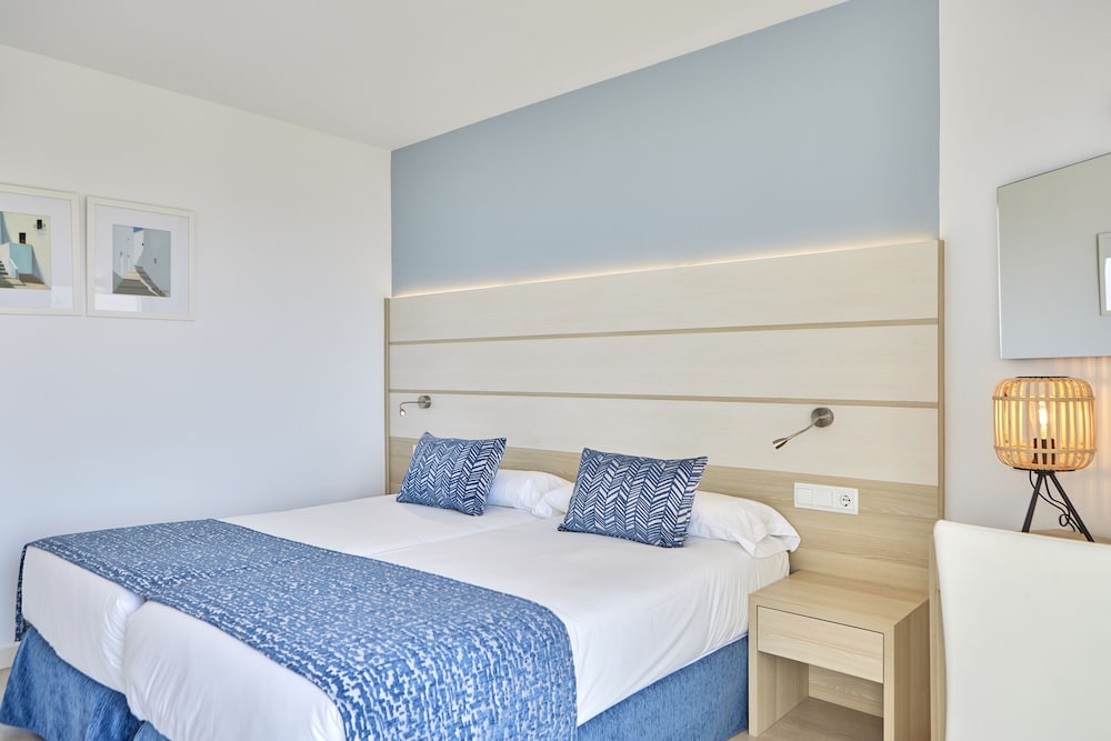 Junior Suite, Balcony (3 adults) photo 2