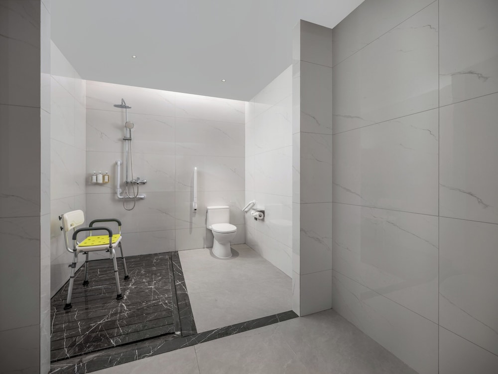 Standard Room, 1 King Bed, Accessible