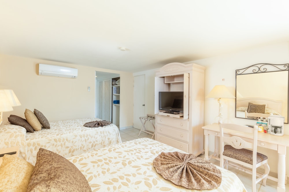 Standard Room, Partial Ocean View photo 2