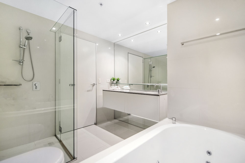 Family Apartment, 2 Bedrooms, Canal View photo 3