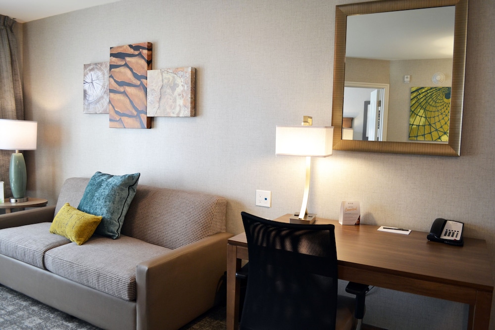 Suite, 1 Bedroom, Accessible, Kitchen (Communications) photo 3