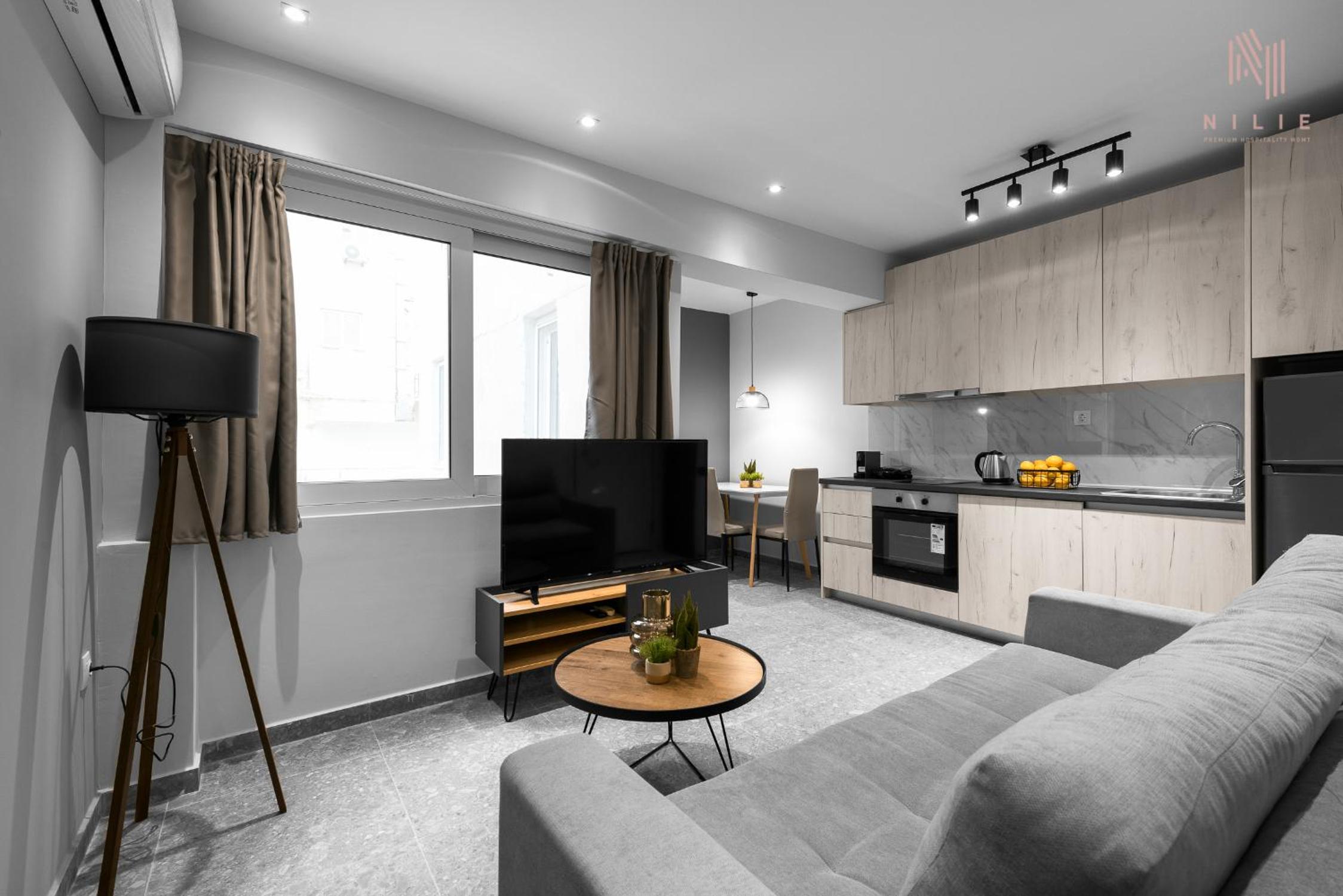 Deluxe Studio