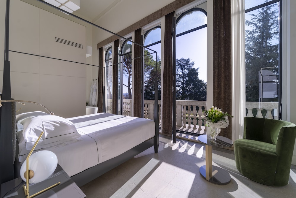 Exclusive Room - Photo 1