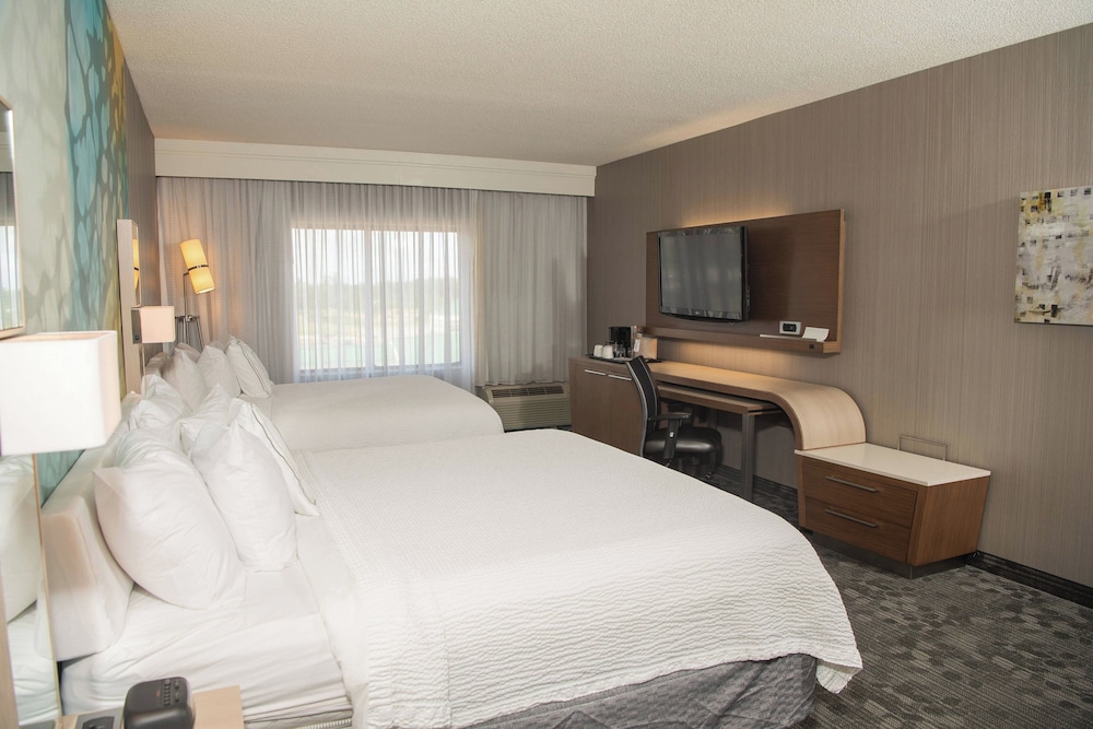 Room, 2 Queen Beds - Photo 1