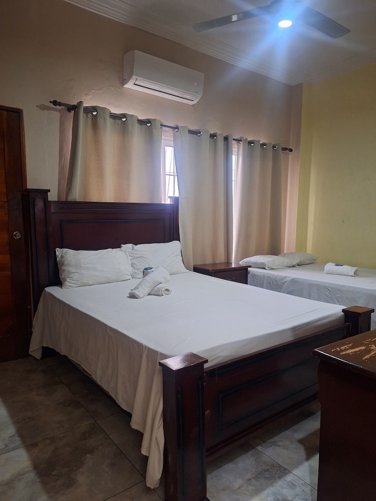Family Quadruple Room, 1 Bedroom, City View photo 1