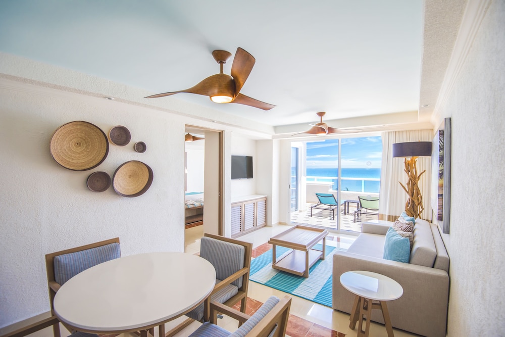 Master Suite Ocean View King photo 2