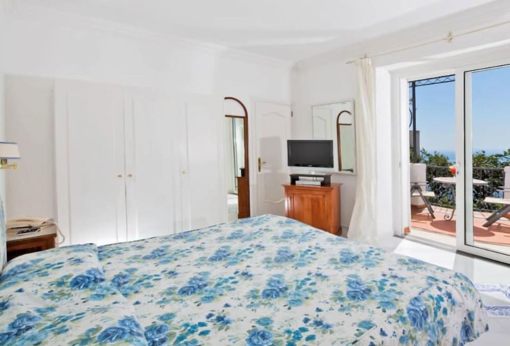 Classic Double Or Twin Room, Balcony photo 2