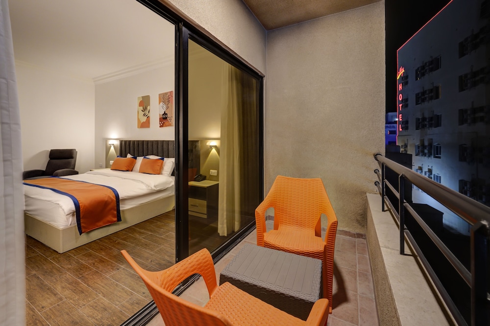 Family Suite, City View photo 2