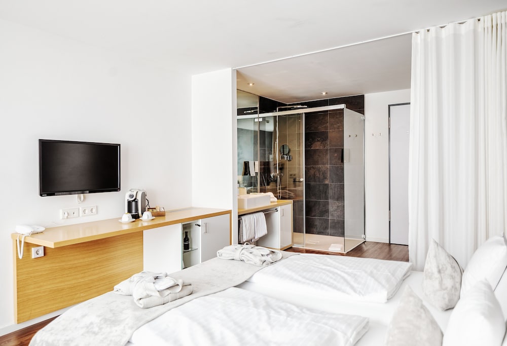 Superior Double Room, Lake View photo 2