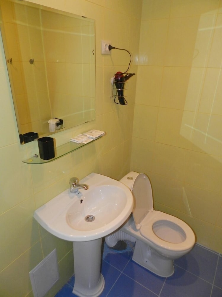 Economy Room, Shared Bathroom photo 2