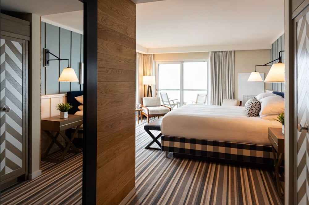Captain Perkins Suite