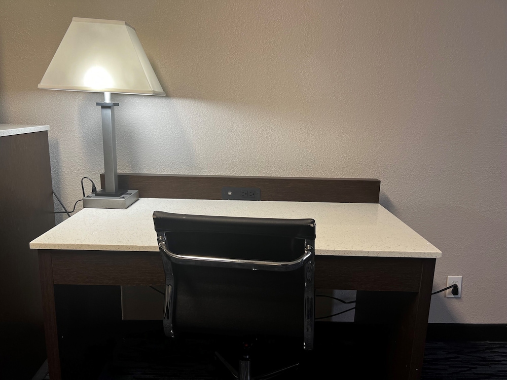 Deluxe Studio Suite, 1 Double Bed, Non Smoking - Photo 2