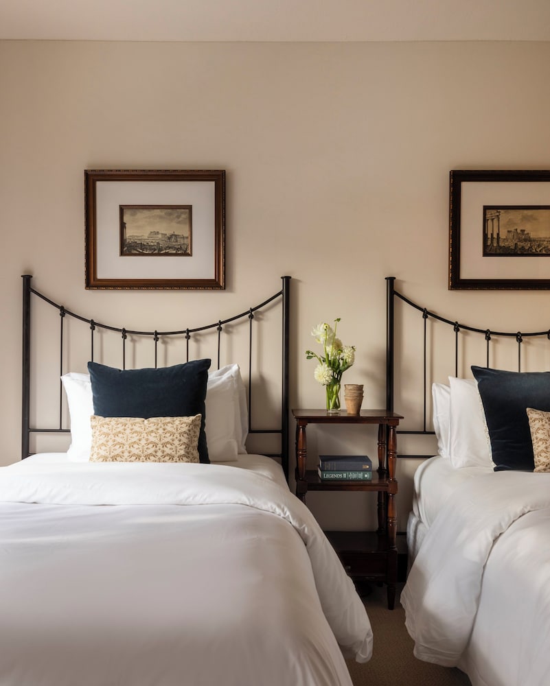One Bedroom Suite with Two Full Beds Balcony - Photo 1