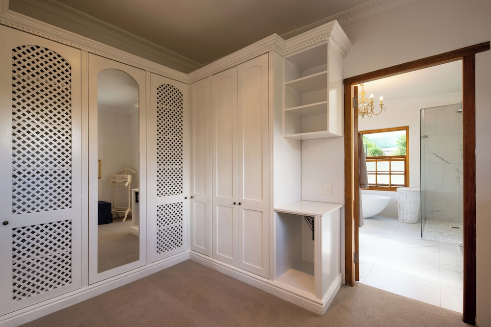 Honeymoon Suite photo 3