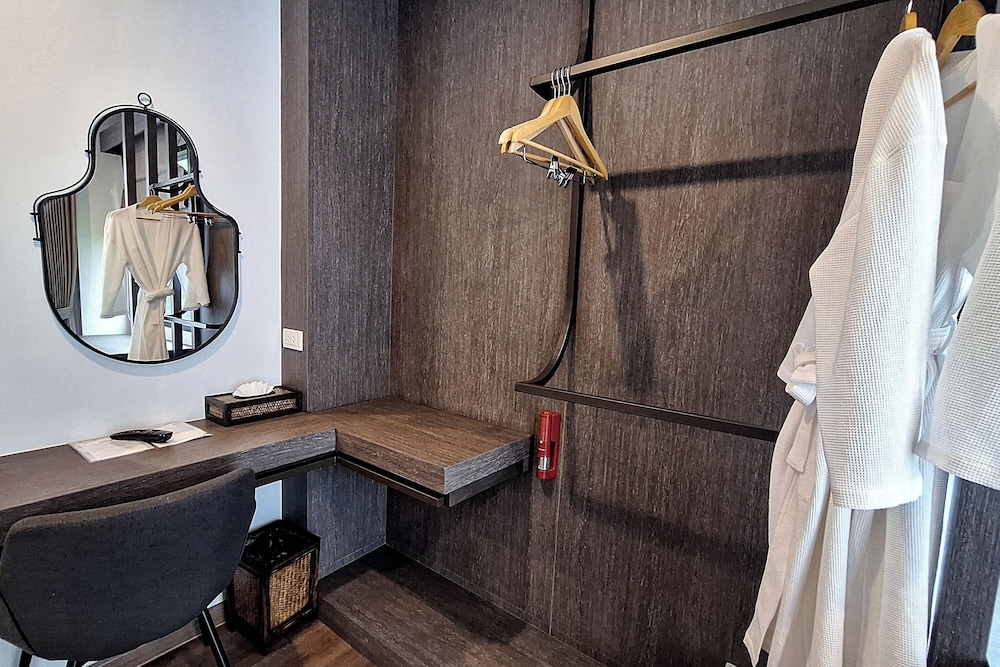 Deluxe Suite - Photo 9