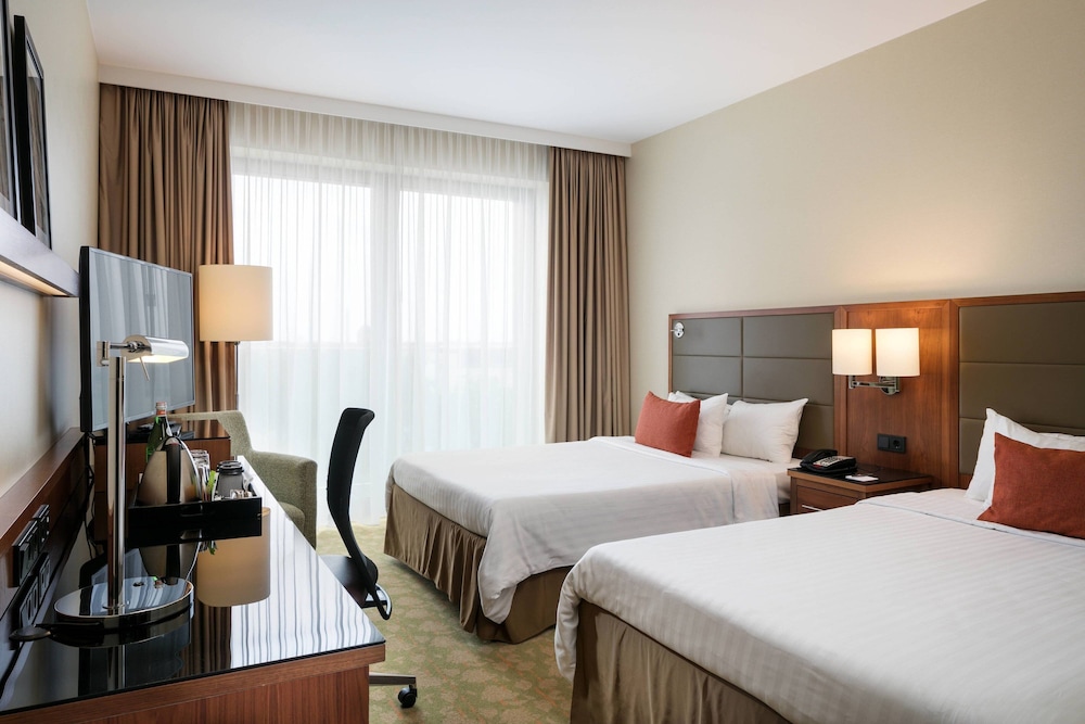 Business Room, 2 Double Beds - Photo 1