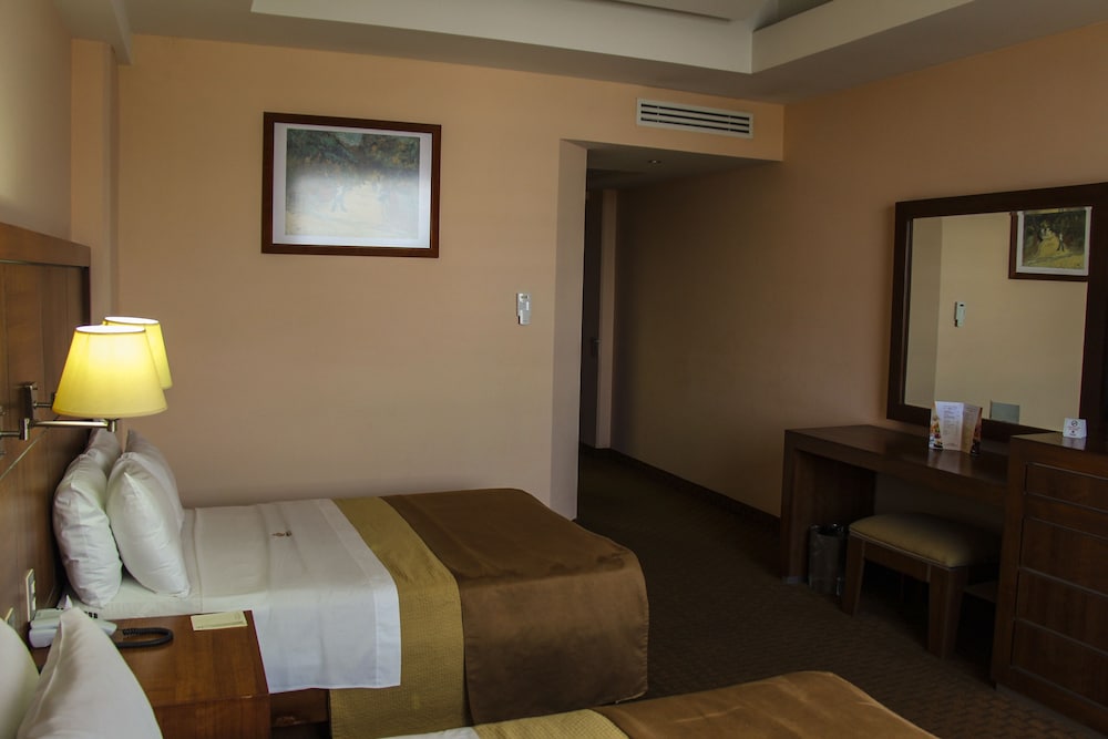 Standard Double Room, 2 Double Beds (No Air Conditioning) photo 1