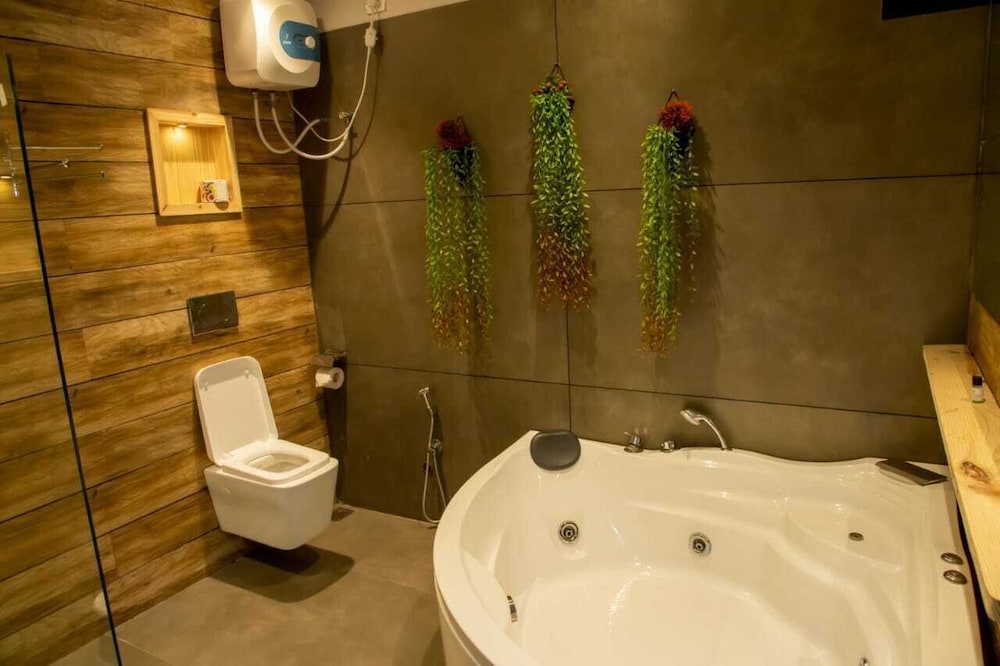 Executive Room - Photo 17
