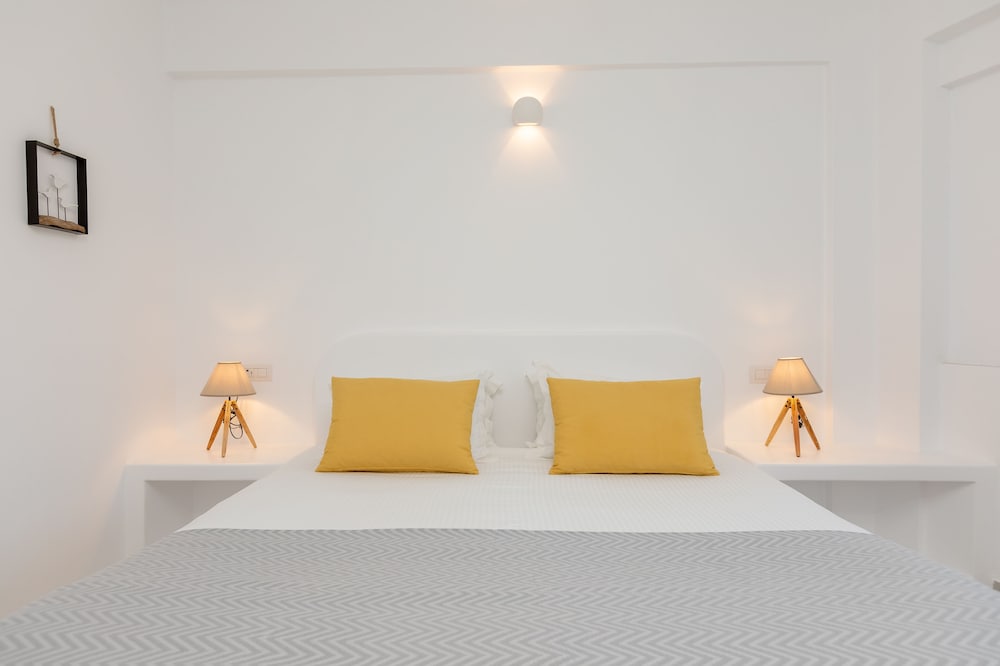 Deluxe Room, Balcony - Photo 10