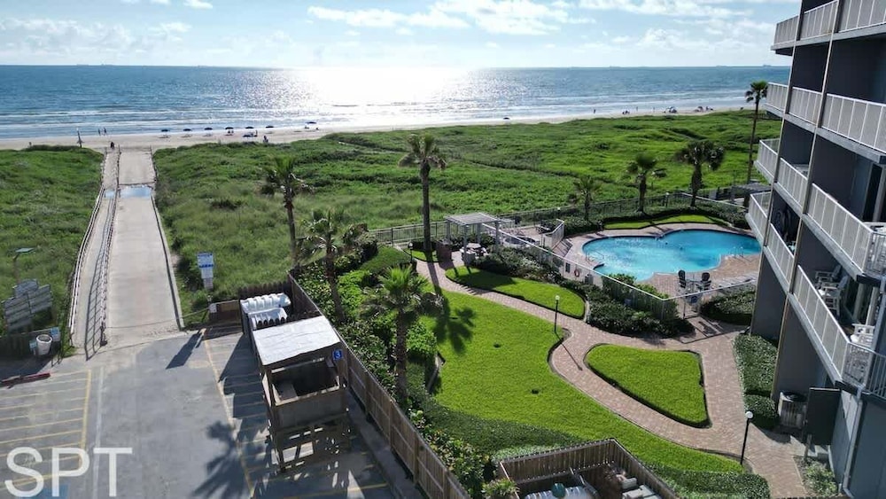 Condo, 2 Bedrooms