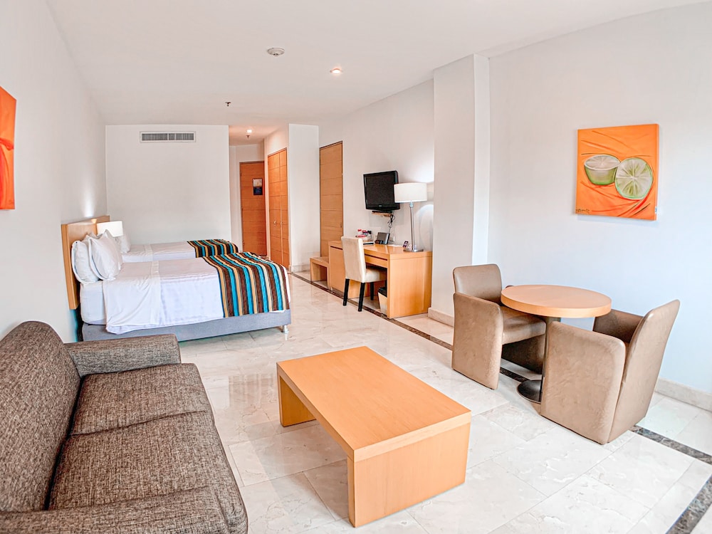 Standard Room, 2 Double Beds - Photo 4