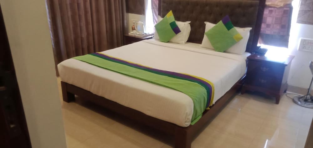 Deluxe Room, 1 Double Bed, Non Smoking photo 2
