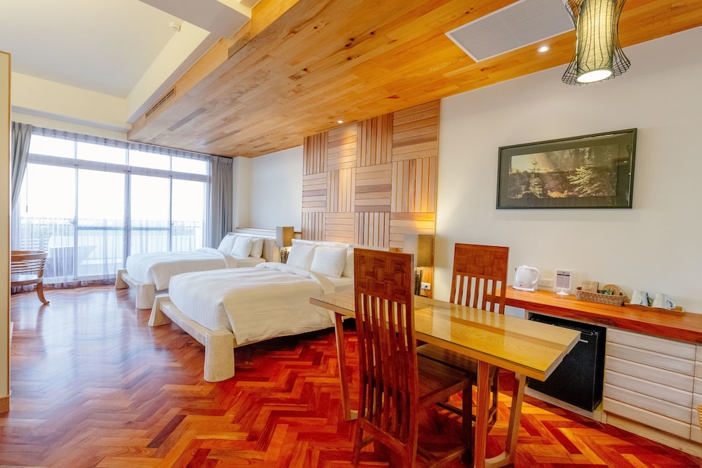 Deluxe Quadruple Room, 2 Double Beds, Sea View