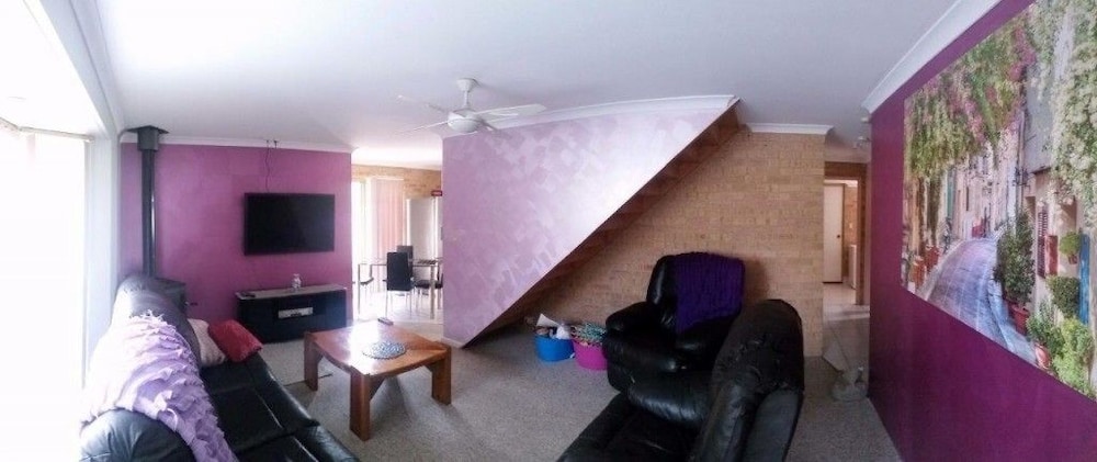 Le Grand Chateau - Self Contained - Full Cottage photo 2
