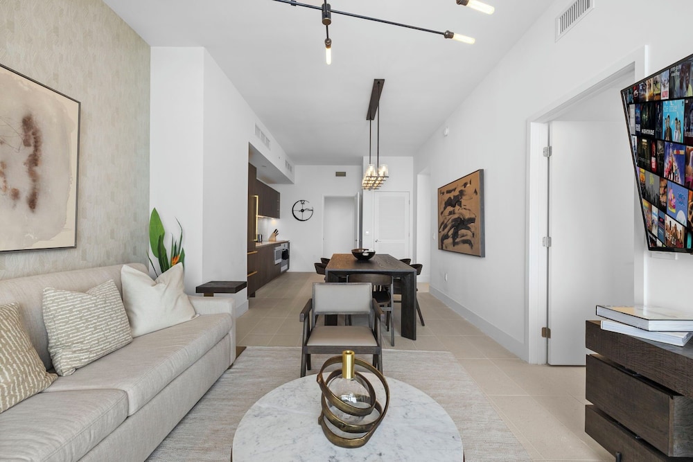 Luxury Apartment, 3 Bedrooms, Ocean View photo 3