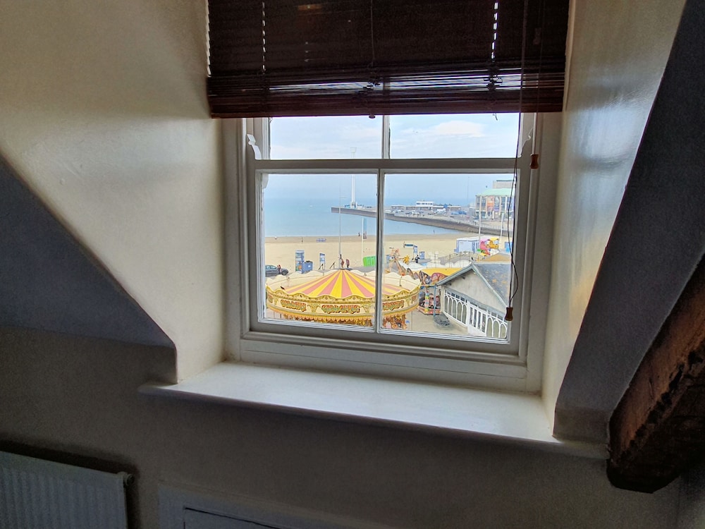 Superior Double Room, Beach View - Photo 10