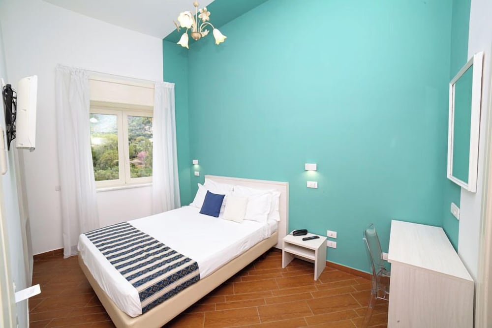 Superior Double or Twin Room, Garden View photo 3