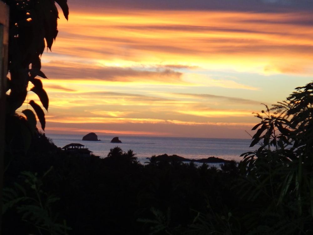 Bungalow, Ocean View (Luna 2) photo 1