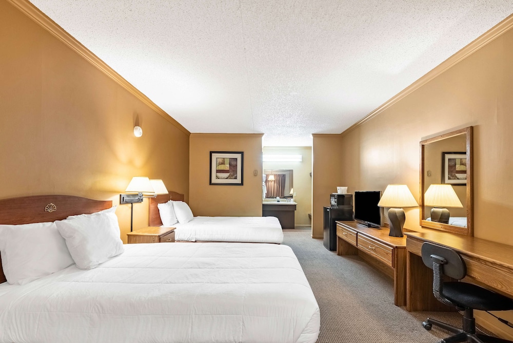 Room, 2 Double Beds, Smoking photo 1
